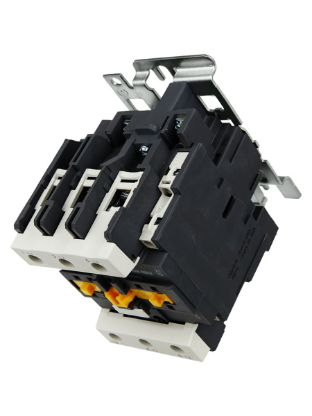 38b0725fbce5140ad52a4b016a04553b5dad4a30e3e24430f86ec2320f1d8453